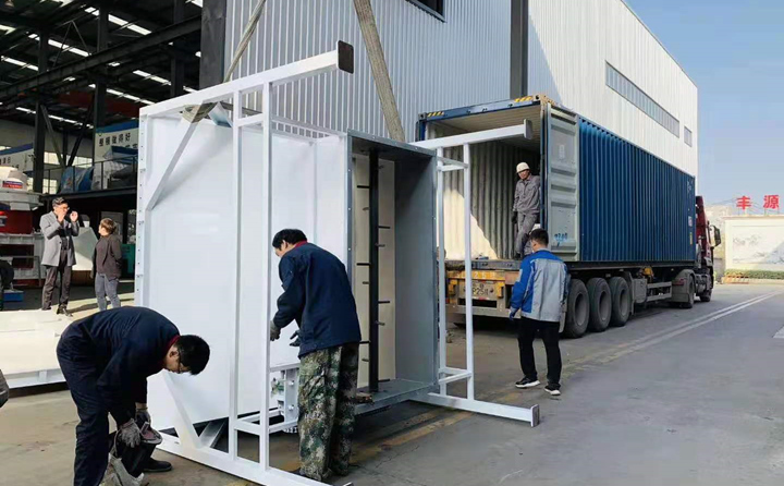 顆粒生產(chǎn)線設(shè)備裝車中 顆粒生產(chǎn)線設(shè)備裝車中